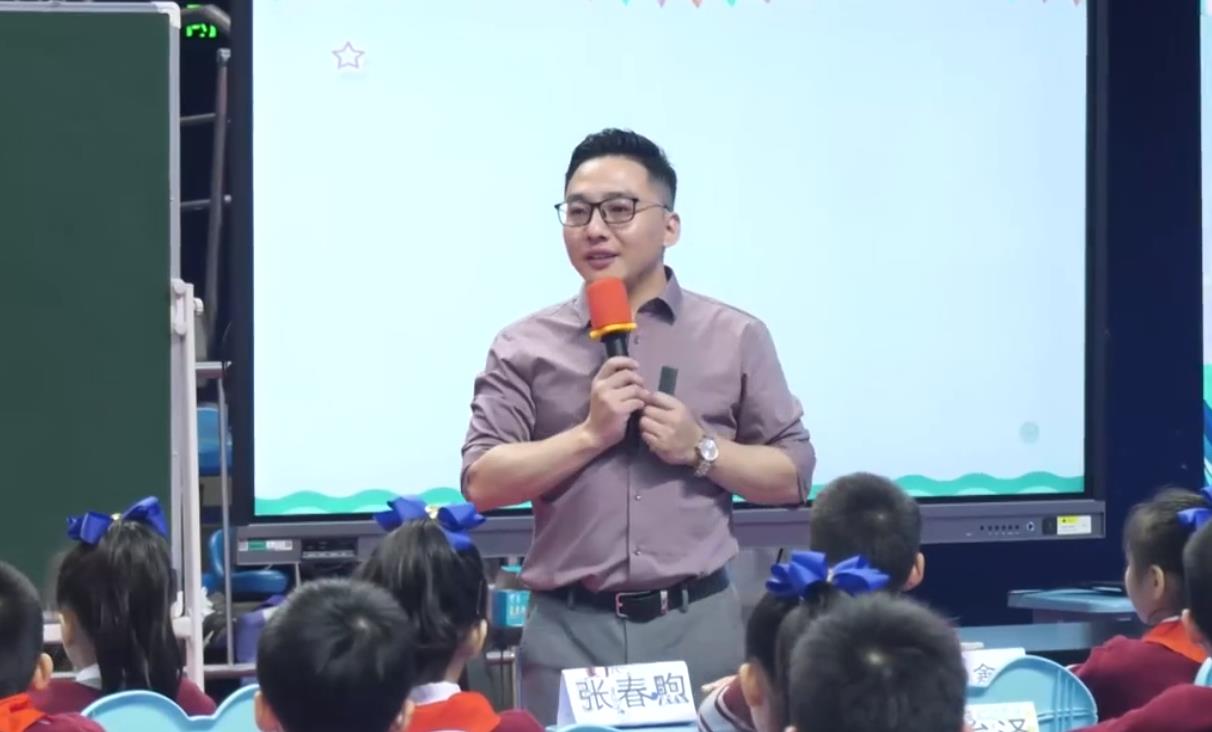 丁卫，《胡萝卜先生的长胡子》，三年级上册，第四单元