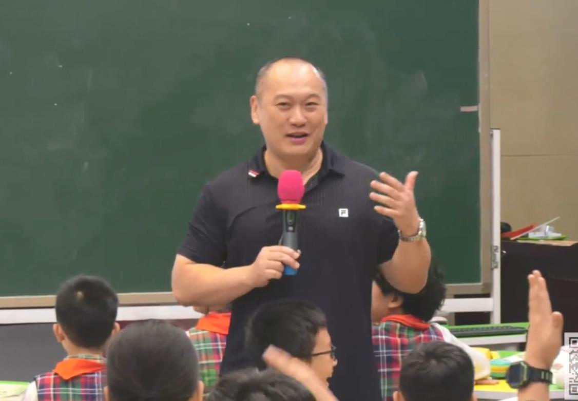 何捷，精读课文《麻雀》，编教材四年级上册习作单元