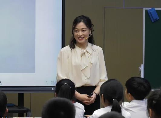 刘玲，《我的“自画像”》，四年级下册习作，第七单位