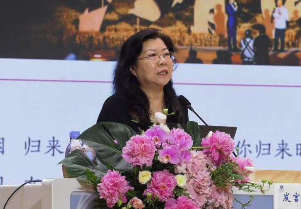 张咏梅，《专题报告》